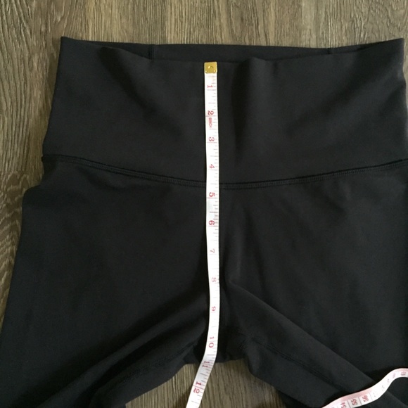 Lululemon Tall High Rise Groove Short in Black - Picture 11 of 12